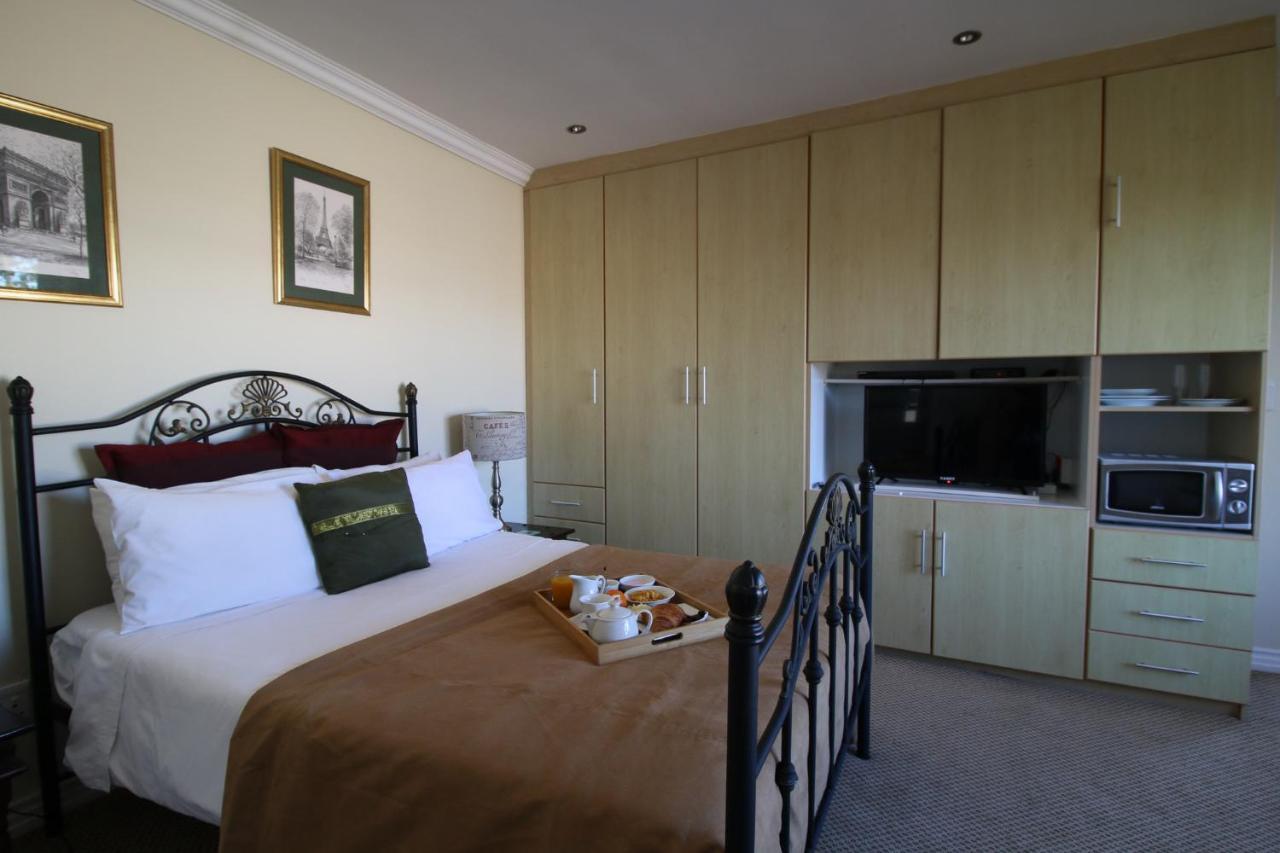 Port House Hotel Bloubergstrand Exterior photo